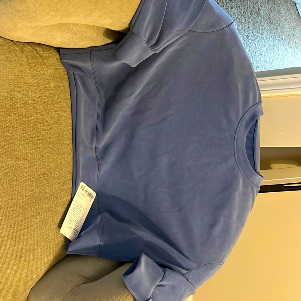 Lululemon cropped long sleeved crew never worn
